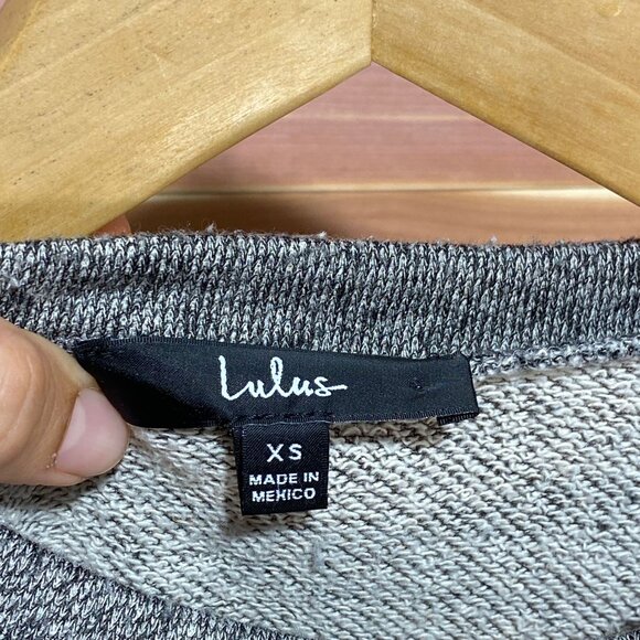 Lulus Womens Distressed Cropped Sweatshirt Gray Long Sleeve Pullover Top size XS - Picture 5 of 8